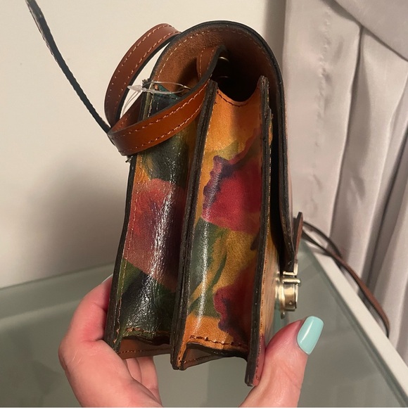 Patricia Nash Watercolor Butterfly cross body purse NWT - Picture 3 of 16